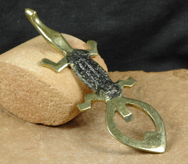 Krokodil Bronze Flaschenöffner - Gelbguss